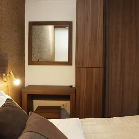 Bella Mbriana 4* Naples